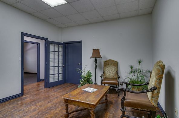 Office For Lease: 630 E Southlake Blvd, Southlake, TX 76092